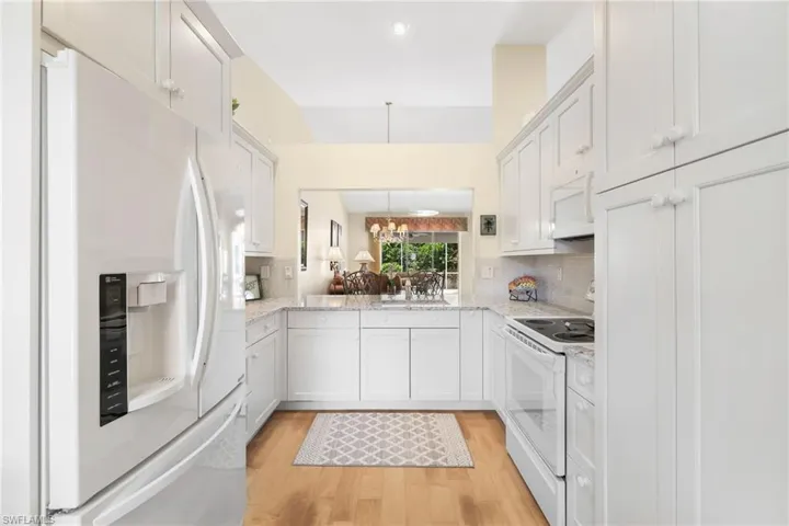 8009 San Vista Cir, Naples, Florida 34109