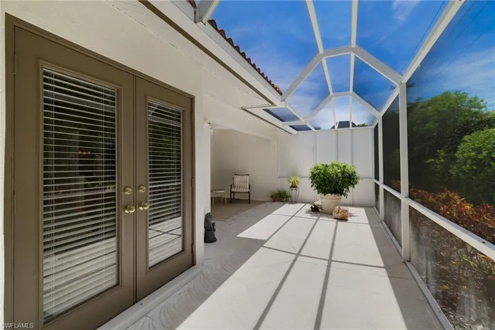 8009 San Vista Cir, Naples, Florida 34109