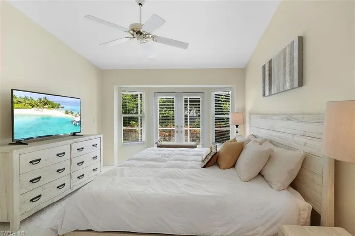8009 San Vista Cir, Naples, Florida 34109