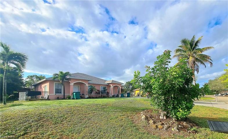 4580  24th SW PL, Naples, FL 34116