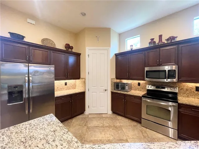 7302 Acorn Way, Naples, Florida 34119