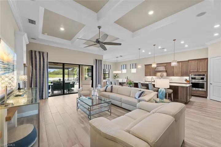 9573 Everglades Dr, Naples, Florida 34120