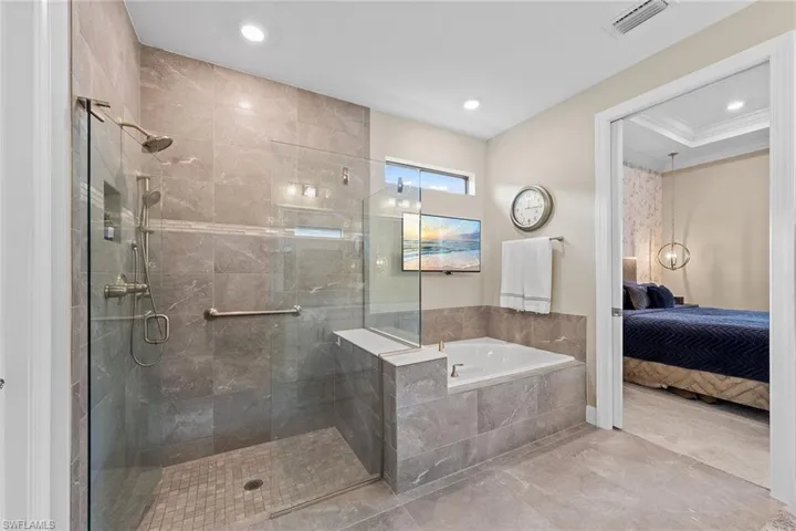 9573 Everglades Dr, Naples, Florida 34120
