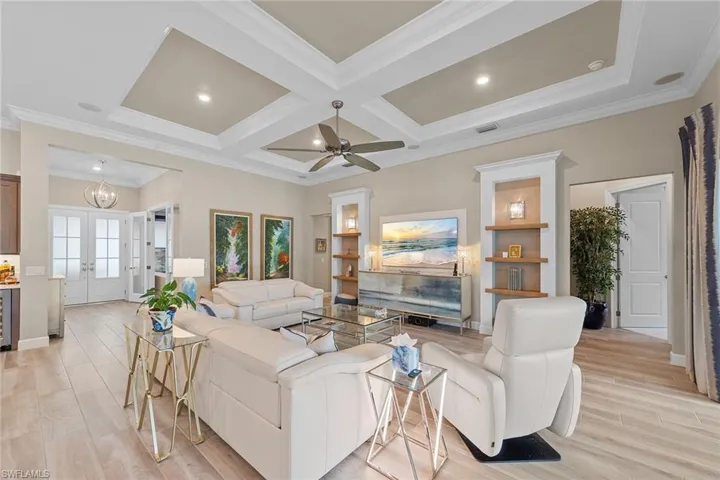 9573 Everglades Dr, Naples, Florida 34120