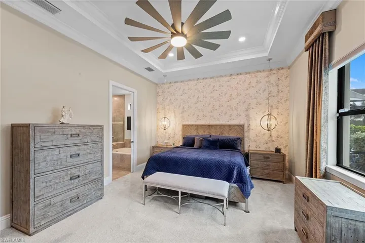 9573 Everglades Dr, Naples, Florida 34120