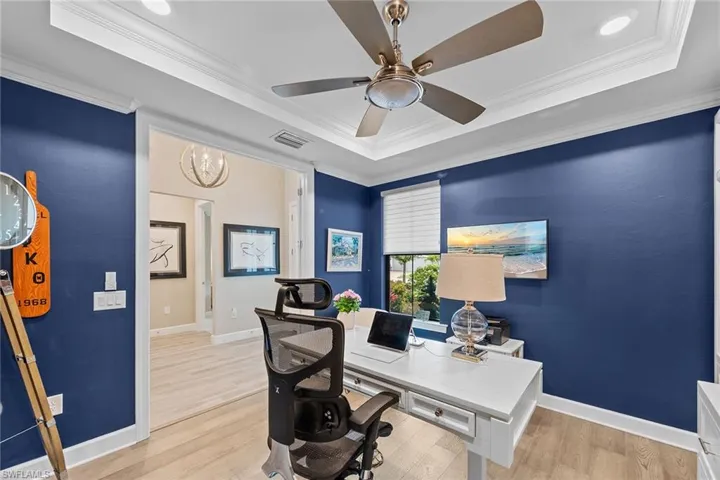 9573 Everglades Dr, Naples, Florida 34120