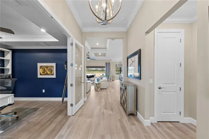 9573 Everglades Dr, Naples, Florida 34120