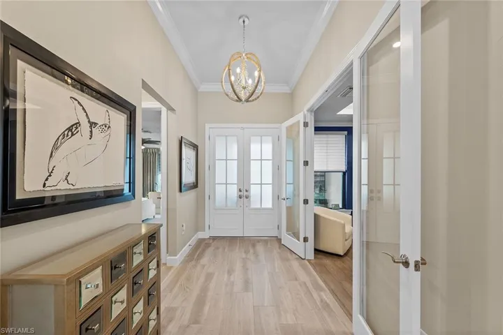 9573 Everglades Dr, Naples, Florida 34120