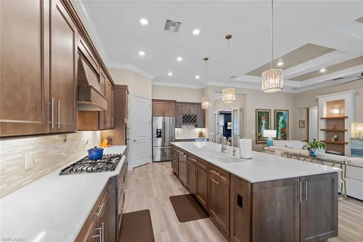 9573 Everglades Dr, Naples, Florida 34120