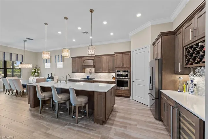 9573 Everglades Dr, Naples, Florida 34120