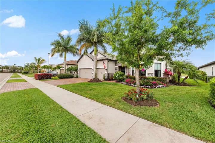9573 Everglades Dr, Naples, Florida 34120