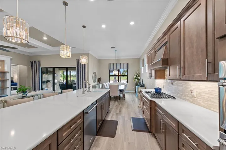 9573 Everglades Dr, Naples, Florida 34120