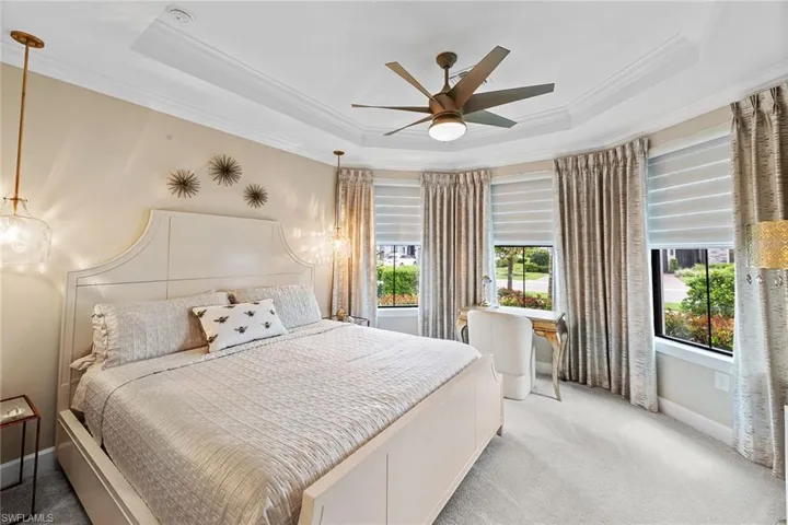 9573 Everglades Dr, Naples, Florida 34120