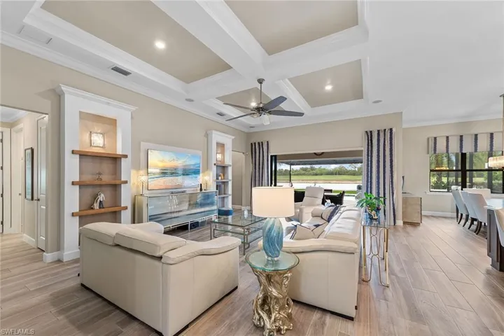 9573 Everglades Dr, Naples, Florida 34120