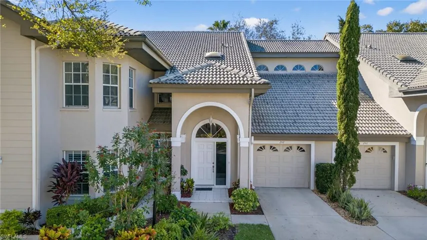242  Via Perignon  , Naples, FL 34119