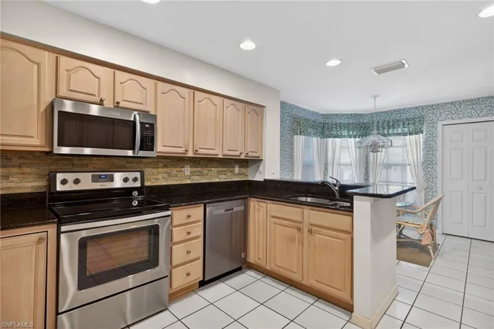 242  Via Perignon  , Naples, FL 34119