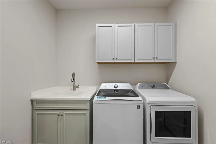 2373 Ariane Dr, Naples, Florida 34112