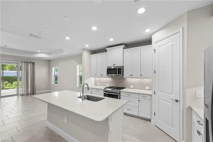 2373 Ariane Dr, Naples, Florida 34112