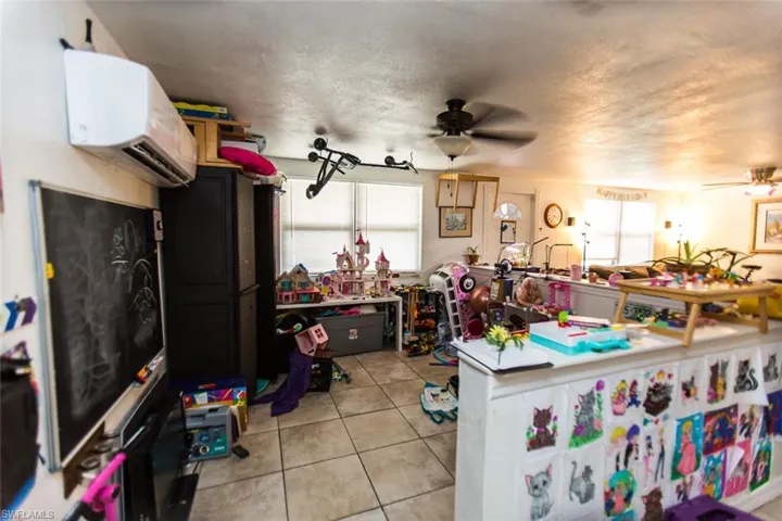 extra space office/playroom