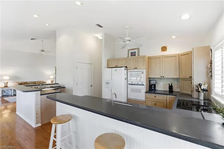 Breakfast Bar with lots of seating potential
