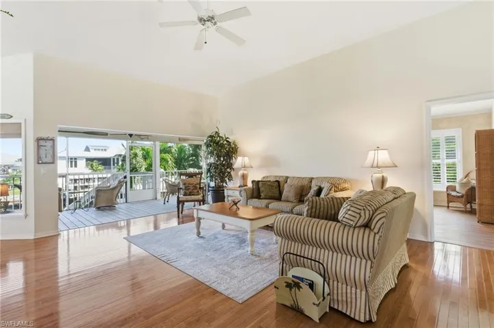 Open concept, high ceilings