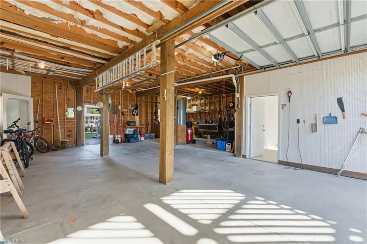Oversized garage - approx 36' x 33'