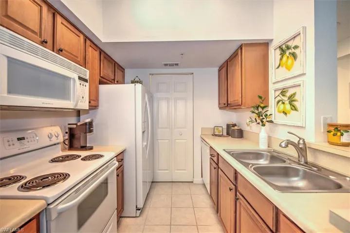 15590  Ocean Walk  CIR, Fort Myers, FL 33908