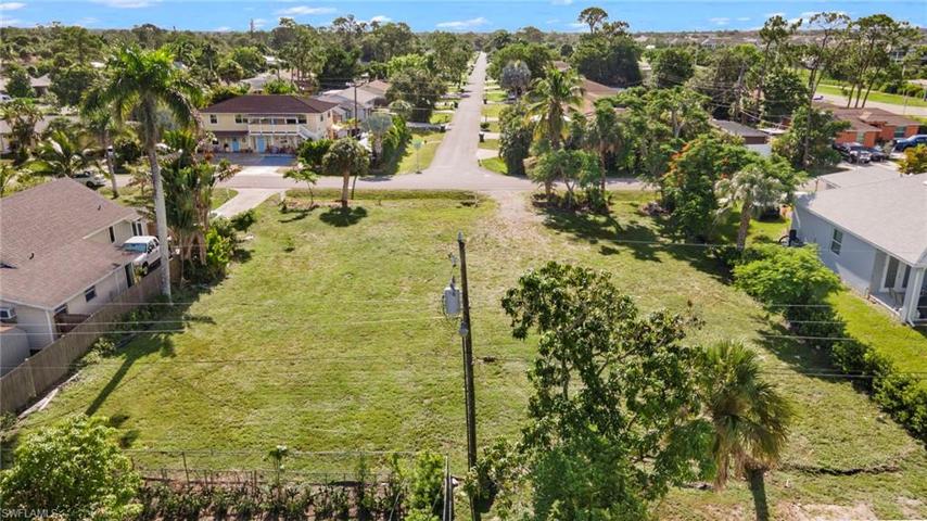 4718  Normandy  DR, NAPLES, FL 34112