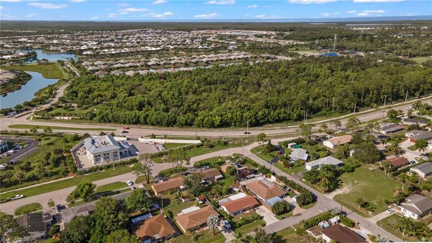 4718  Normandy  DR, NAPLES, FL 34112