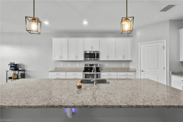 11387 Canopy Loop, Fort Myers, Florida 33913