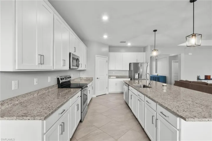 11387 Canopy Loop, Fort Myers, Florida 33913