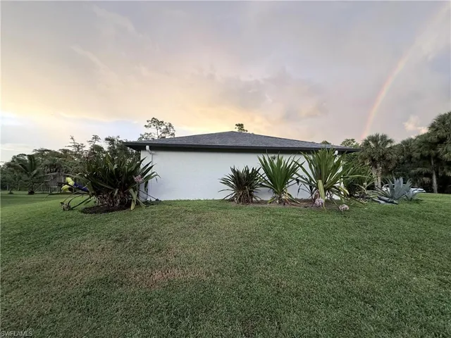 1741 8th St Ne, Naples, Florida 34120
