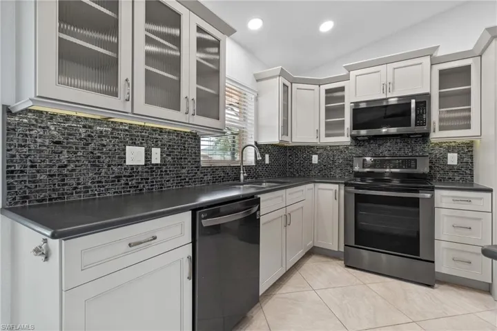 2109 NE 17th  ST, Cape Coral, FL 33909