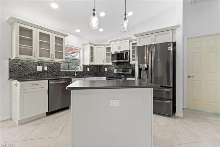 2109 NE 17th  ST, Cape Coral, FL 33909