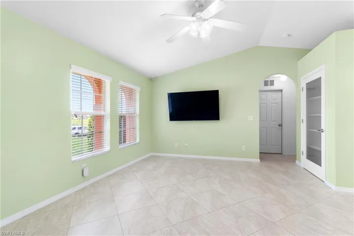 2109 NE 17th  ST, Cape Coral, FL 33909