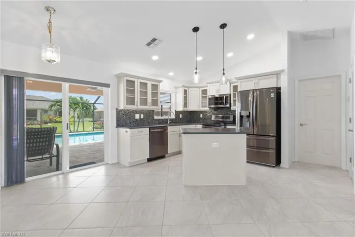 2109 NE 17th  ST, Cape Coral, FL 33909