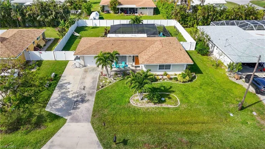 Aerial view of property and surrounding area