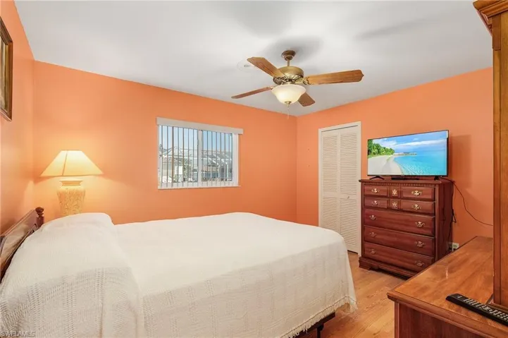 1215 Se 22nd Ave, Cape Coral Fl 33990