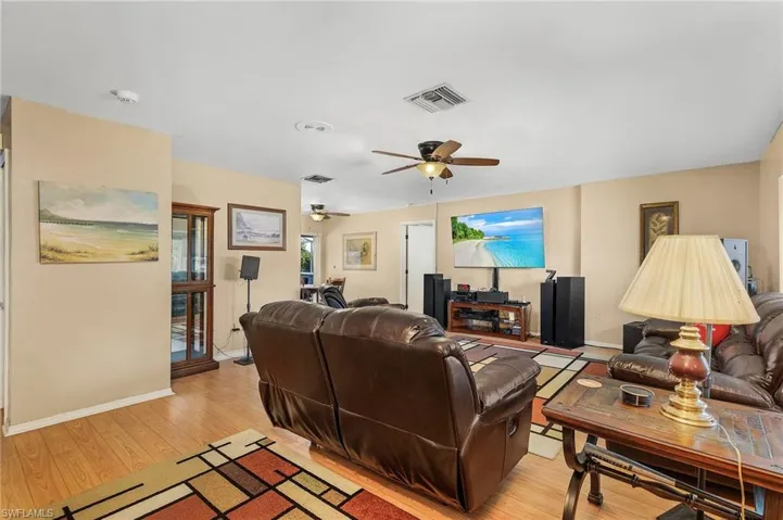 1215 Se 22nd Ave, Cape Coral Fl 33990