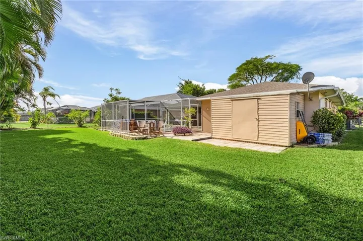 1215 Se 22nd Ave, Cape Coral Fl 33990