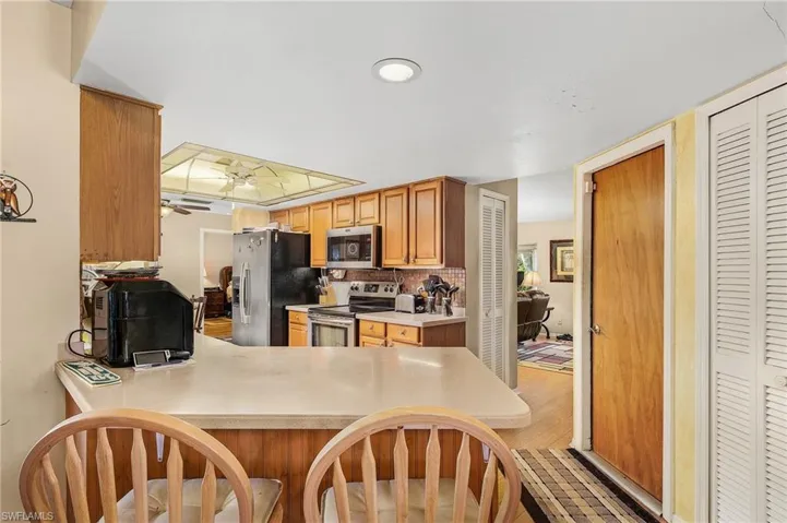 1215 Se 22nd Ave, Cape Coral Fl 33990