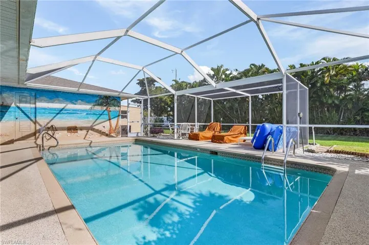 1215 Se 22nd Ave, Cape Coral Fl 33990