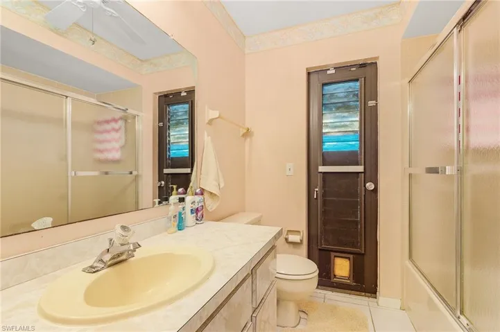 1215 Se 22nd Ave, Cape Coral Fl 33990