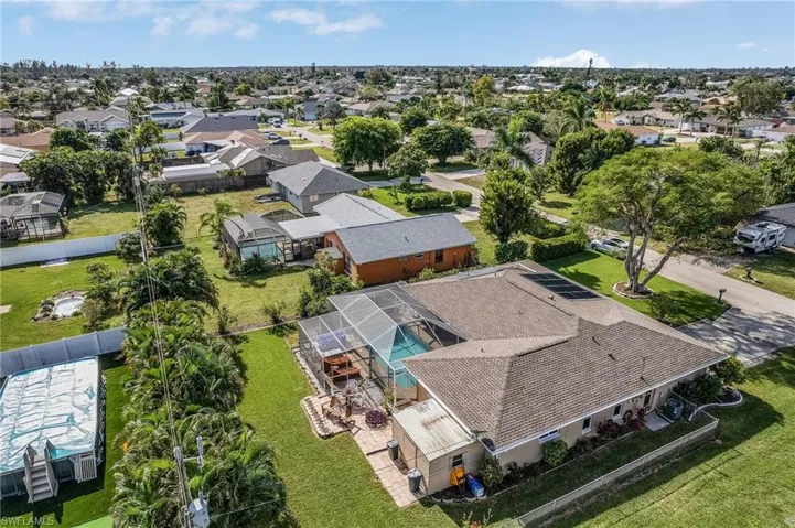 1215 Se 22nd Ave, Cape Coral Fl 33990