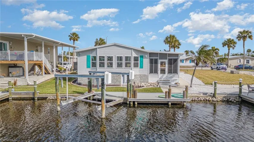 17890  Peppard  DR, Fort Myers Beach, FL 33931