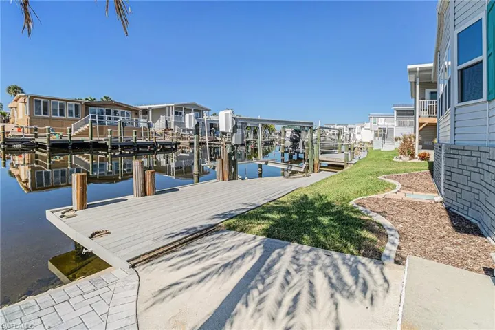 17890  Peppard  DR, Fort Myers Beach, FL 33931