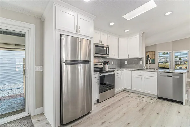 17890  Peppard  DR, Fort Myers Beach, FL 33931