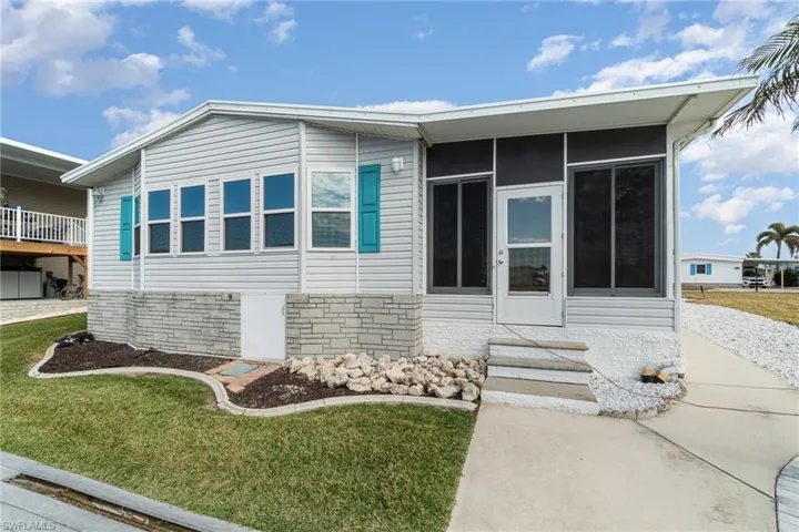 17890  Peppard  DR, Fort Myers Beach, FL 33931