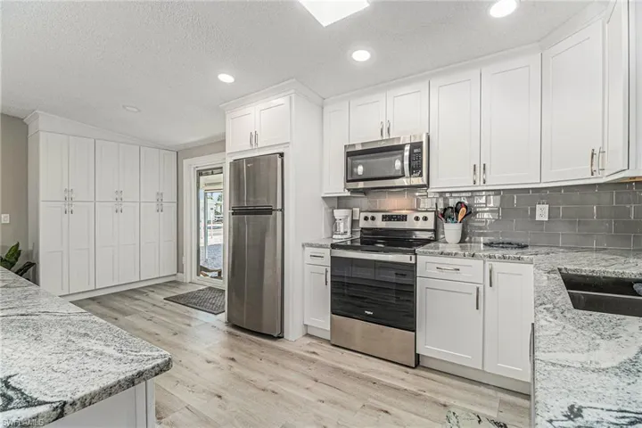 17890  Peppard  DR, Fort Myers Beach, FL 33931