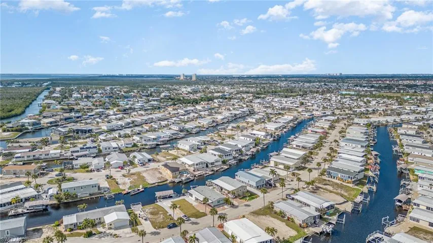 17890  Peppard  DR, Fort Myers Beach, FL 33931
